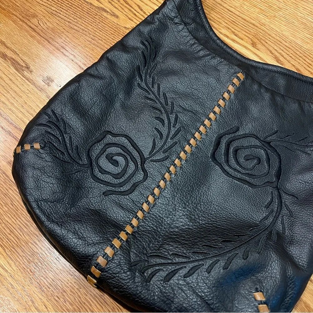 MUXO by Camila Alves RARE Large Leather Bag Color BLACK/BROWN Embroidered EUC